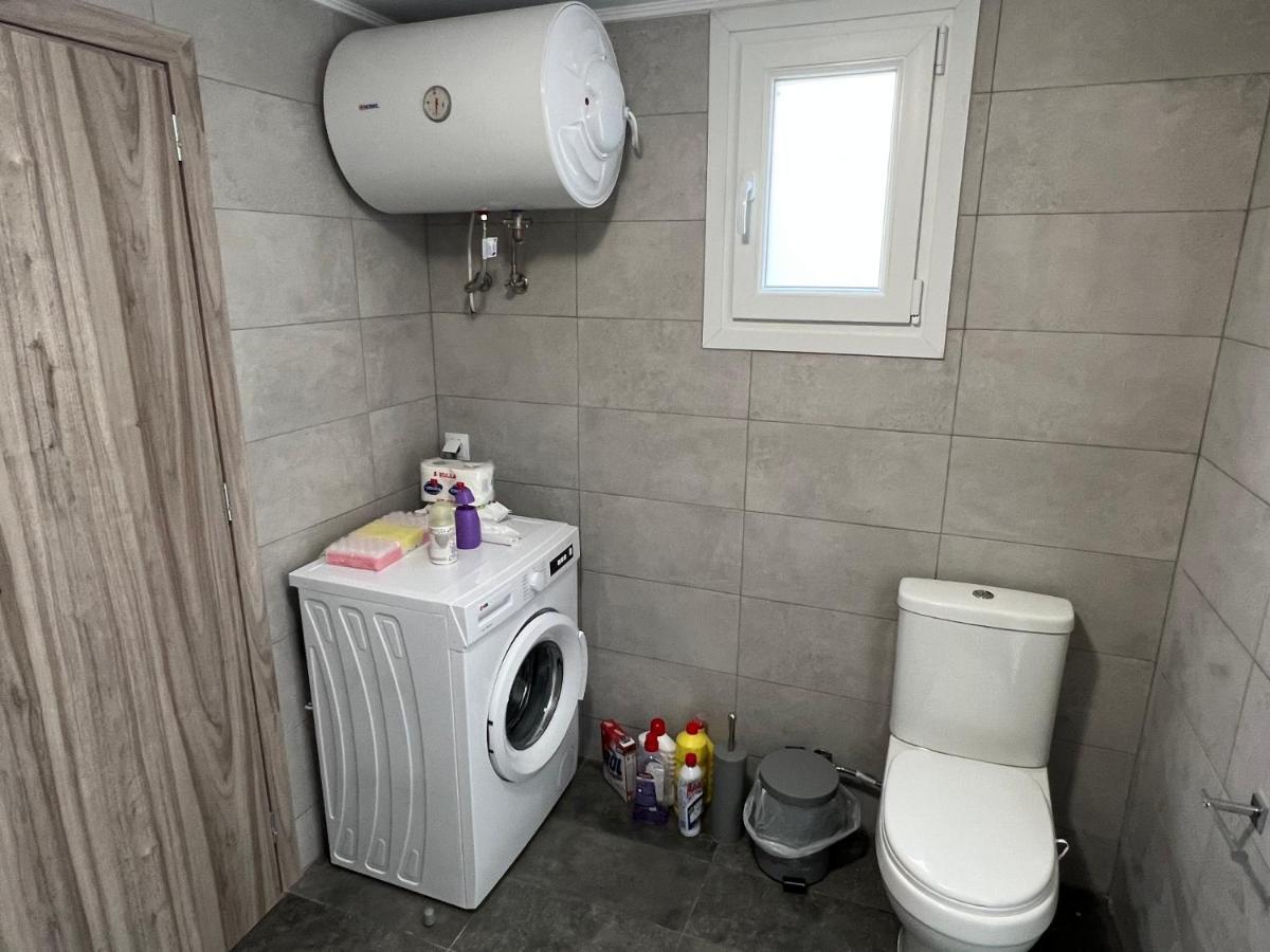 Elegant Studio Mytilini Apartment Bagian luar foto