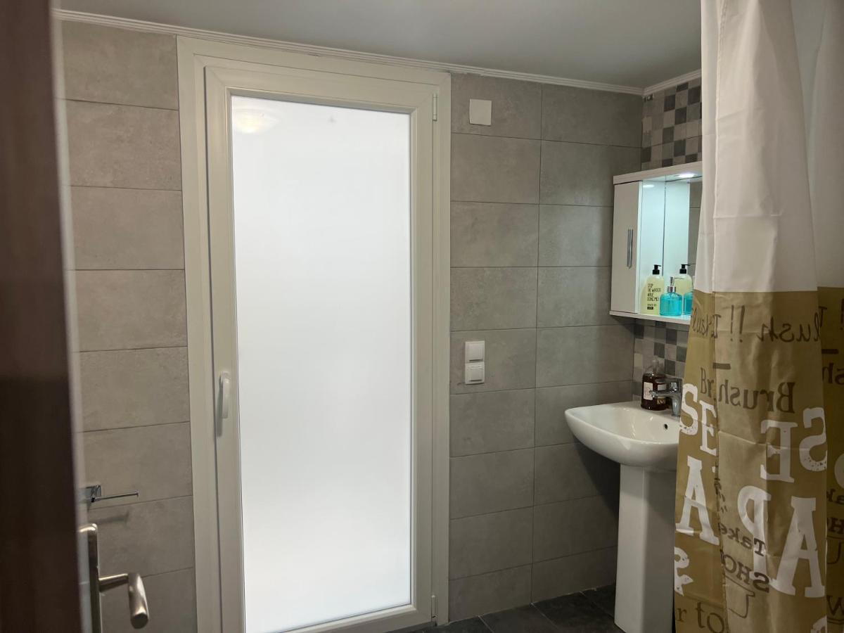 Elegant Studio Mytilini Apartment Bagian luar foto