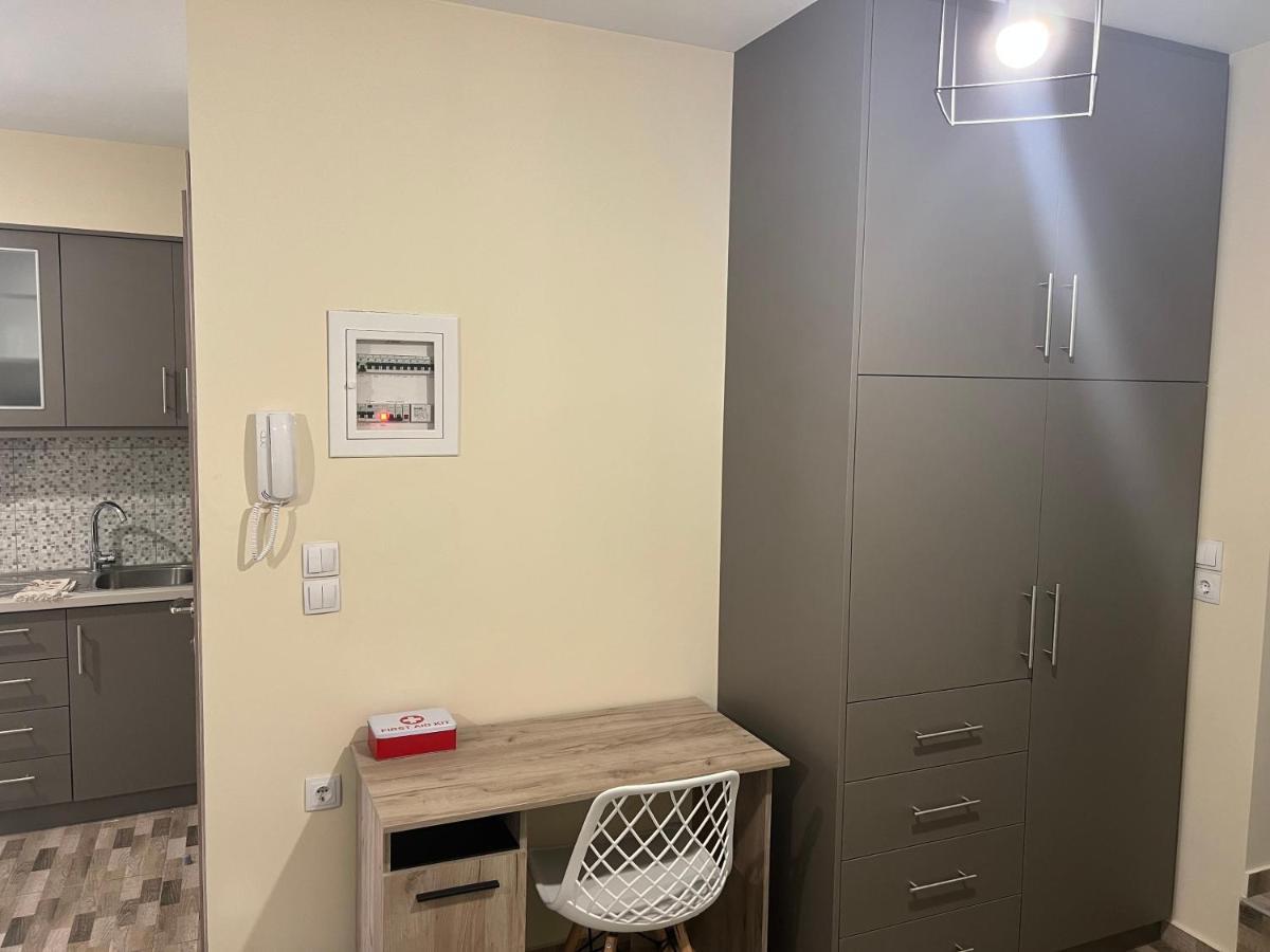 Elegant Studio Mytilini Apartment Bagian luar foto